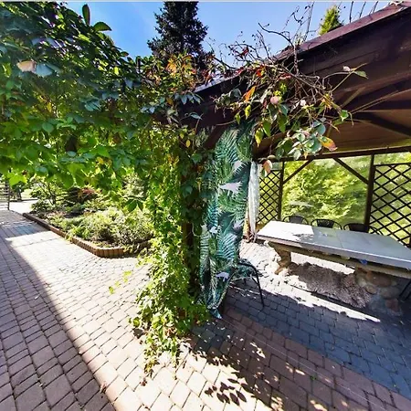 Uroczysko Pod Lasem Lägenhet